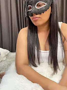 vickyandtania online show from January 14, 6:00 pm