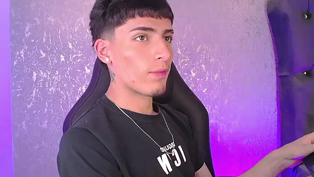 MateoMitchell online show from December 4, 5:36 am