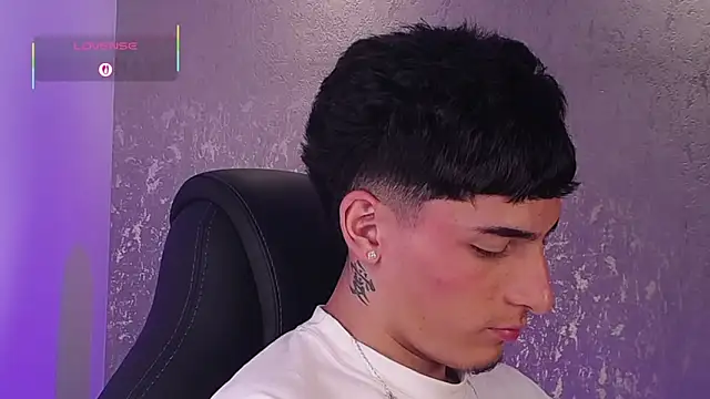 MateoMitchell online show from December 3, 5:13 am