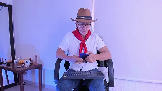  axelking  online show from February 2, 11:40 am