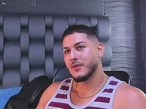 jasonshaw25 online show from November 7, 6:11 pm