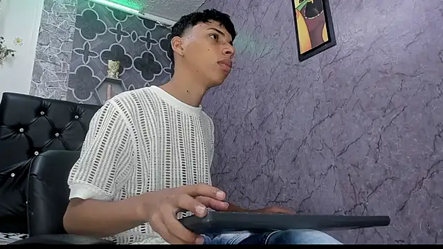 sexyboys cutex18 online show from March 12, 3:36 am