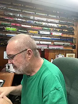 Jcaspen online show from April 15, 1:33 pm