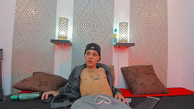 JacobBlackwell  online show from October 17, 8:46 pm