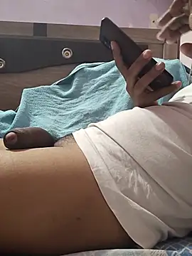 vickymtrb online show from February 10, 6:45 pm