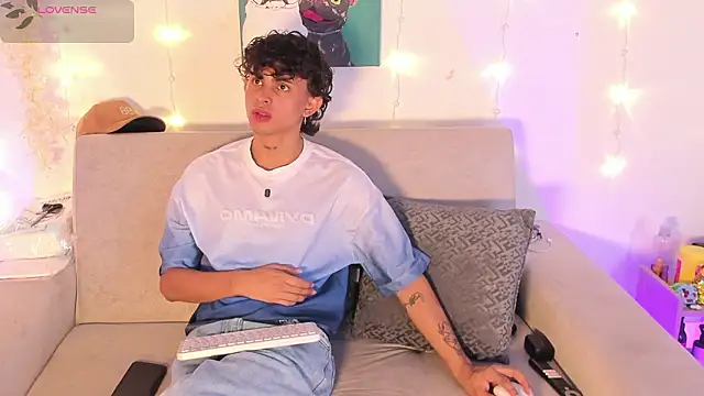 lua boy online show from March 7, 5:55 pm