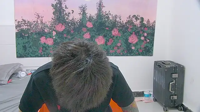 KK-cuteboy online show from June 13, 9:18 am