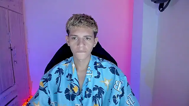 tylernova online show from February 1, 4:00 am