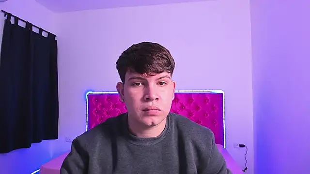 bryan master77 online show from October 9, 5:12 am