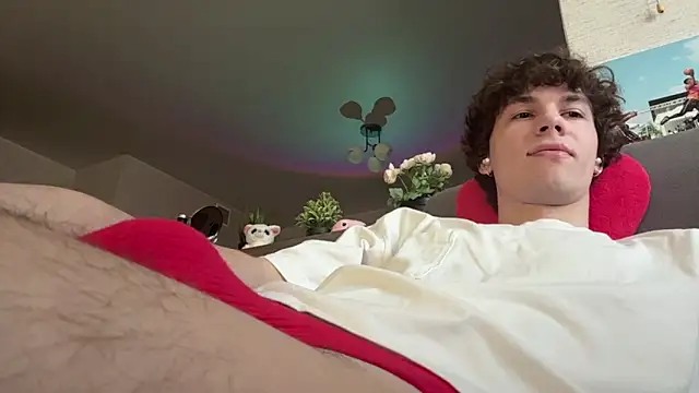 Jeremy1Scott online show from March 27, 4:16 am