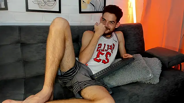 MATEO HUNTER online show from October 22, 5:38 pm