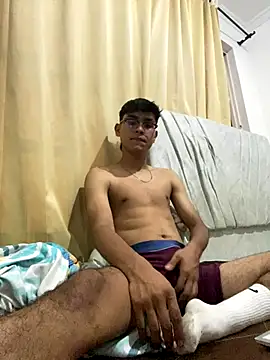 Muchachito18 online show from December 3, 4:51 am