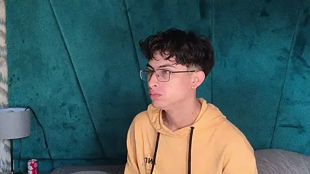 Aaron Eze online show from March 15, 12:56 pm