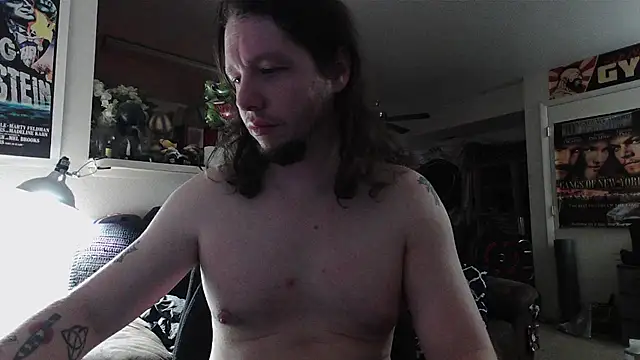 biggerisbetter12 online show from February 20, 2:19 pm