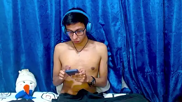 DavTwink3100 online show from January 18, 3:41 am