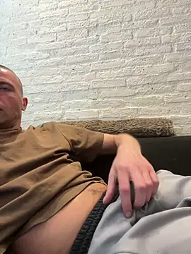 Rotteei1 online show from March 21, 1:48 pm