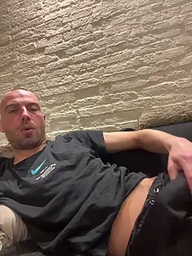 Rotteei1 online show from March 2, 10:44 am