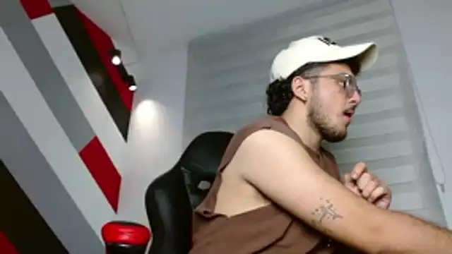 Zac Golden online show from April 15, 11:15 pm