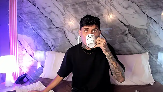 enzorodriguezz online show from November 10, 12:32 pm