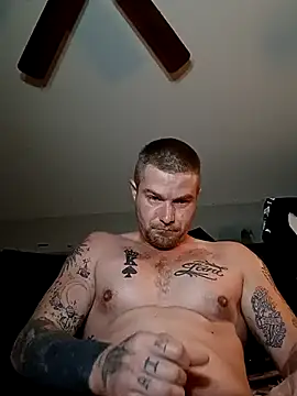 DadDDick925 online show from November 30, 1:13 pm