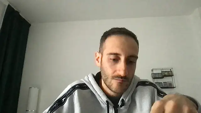 LukaShyGuy online show from December 4, 11:39 am