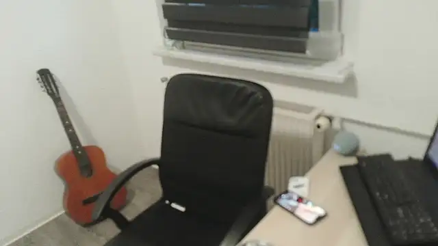 StephPra94 online show from June 22, 7:51 pm
