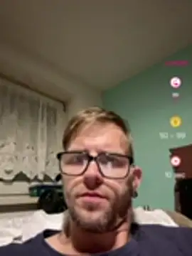 StephPra94 online show from July 17, 8:26 pm
