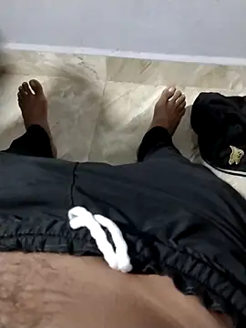 Gatoohottt online show from November 4, 1:45 pm