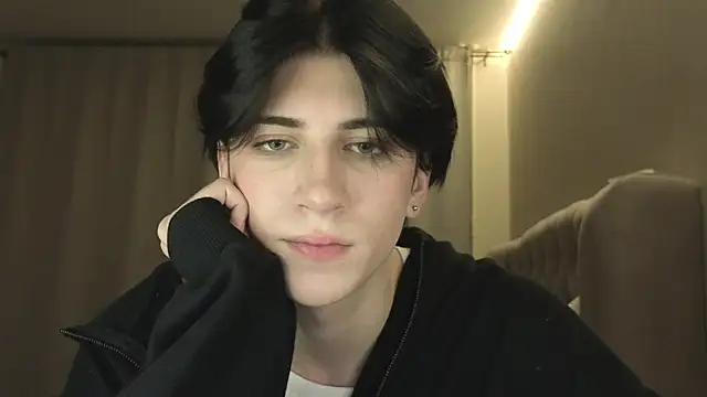 Oliver star boy  online show from March 15, 8:37 pm