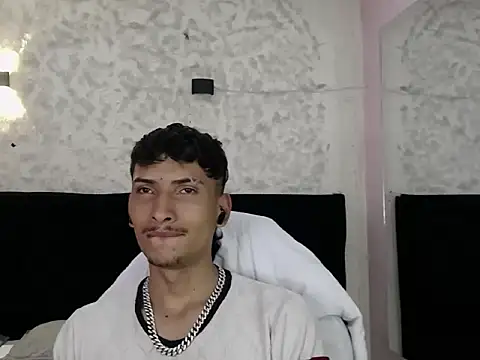 SavageLover  online show from January 15, 11:29 pm