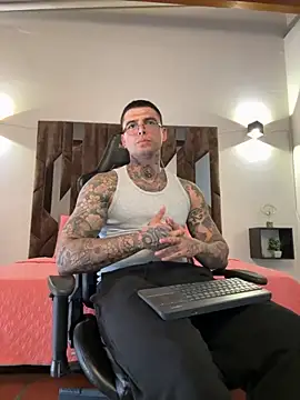 MATEO DILUCA online show from November 8, 7:39 pm