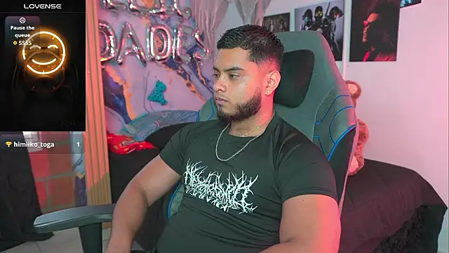 Tiler wolker online show from March 28, 9:48 pm