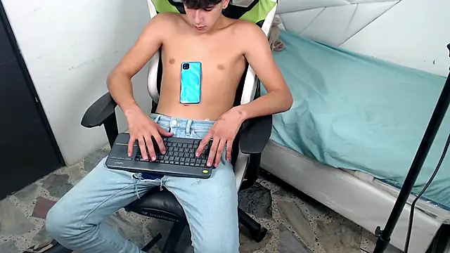 Cash G  online show from November 26, 9:07 pm