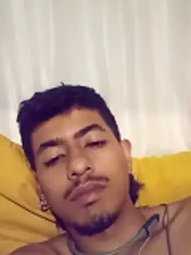 SkinniYamo online show from March 17, 5:54 am