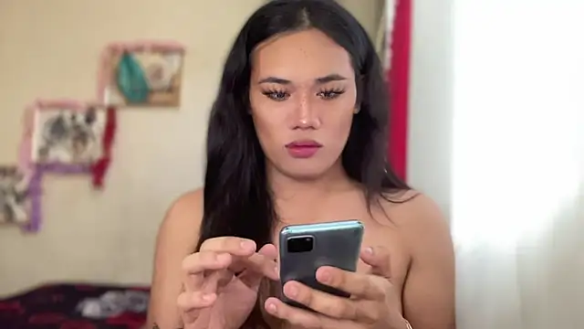 untouchable mia online show from December 19, 4:09 am