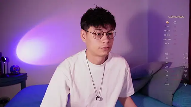 estmonnn online show from February 1, 5:55 pm