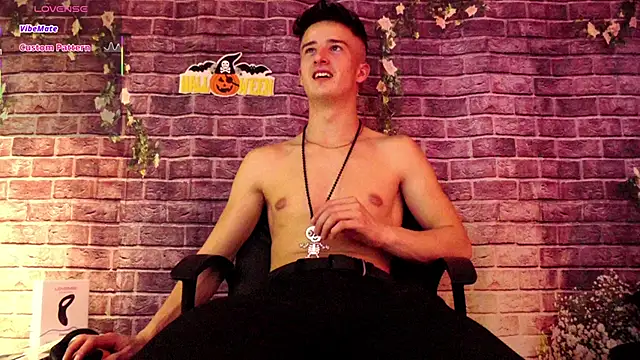 SirReedd online show from October 29, 6:00 pm