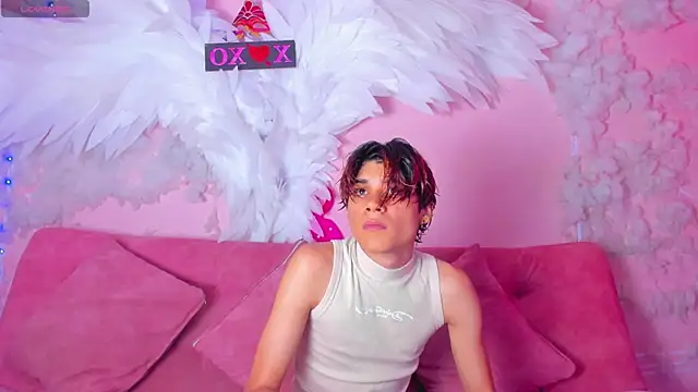 Leo Glow online show from January 15, 1:47 pm