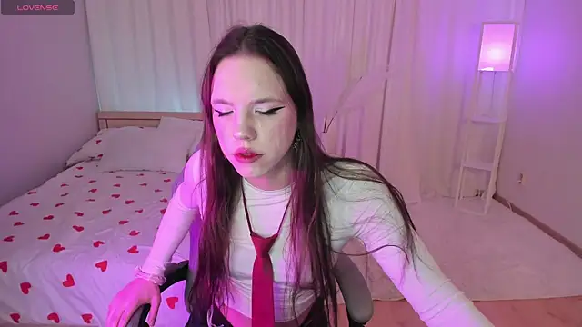 MadisonMongomeri online show from November 17, 3:09 am