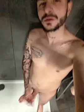 rebebia13 online show from January 6, 8:35 pm