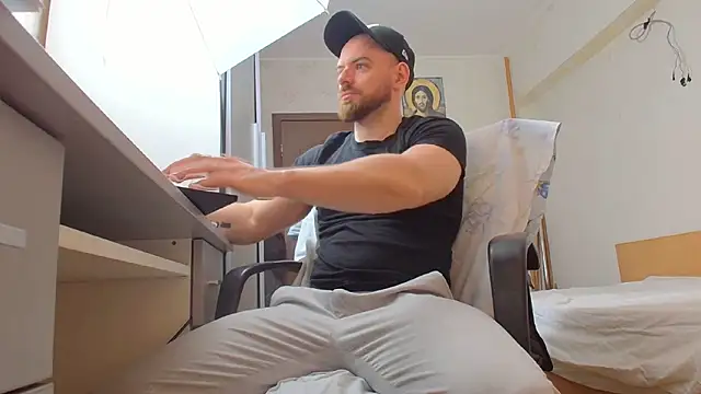 Ryanstone  online show from April 1, 4:25 am