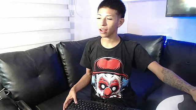 Tessachains 2  online show from January 13, 2:05 am