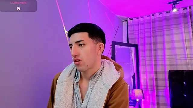 Un Sluttyy online show from December 16, 11:39 am