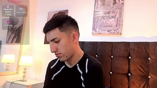 Un Sluttyy online show from February 19, 11:50 am