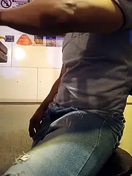 themorenofit08 online show from March 21, 11:53 pm