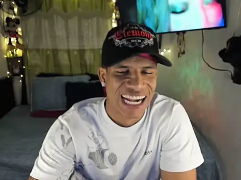 JUANBIGCOCK21CM online show from June 24, 4:04 am