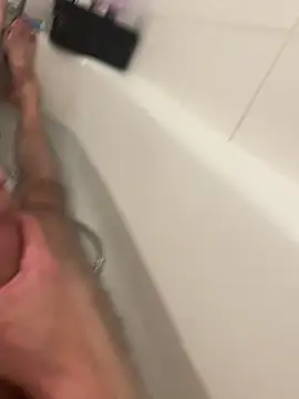 groschibre40100 online show from April 12, 4:41 pm