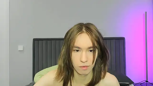 kr1sfemboy online show from January 16, 9:28 pm