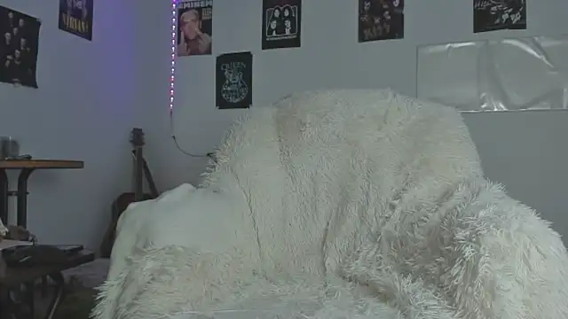 Huntall77 online show from April 12, 7:54 am