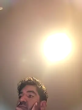 piggylatino online show from February 9, 1:54 am